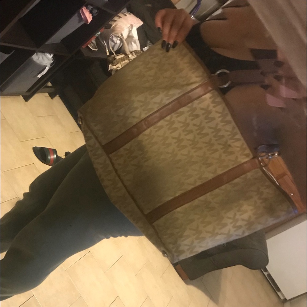 Michael kors large shoulder bag authentic